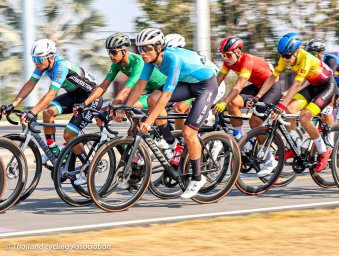 Юниор из Кыргызстана финишировал группу в пелотоне на Чемпионате Азии