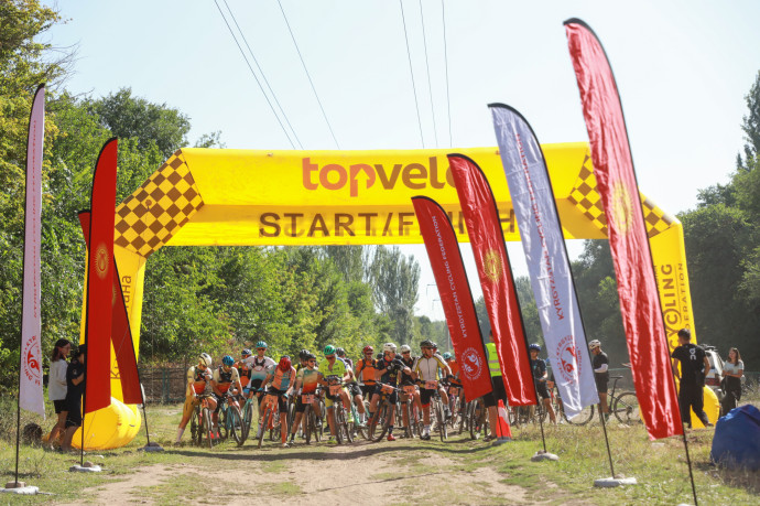 В Новопокровке завершилась велогонка Apricot Race