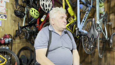 "Моя зарплата была 15 сомов" - Видео интервью с заслуженным велосипедным тренером Кыргызстана - Дядичкиным Николаем Павловичем